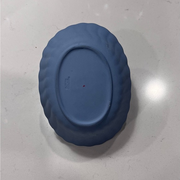 Wedgwood - Blue Jasperware Basket with Thistle Flower design - VINTAGE 1980s - Picture 4 of 8